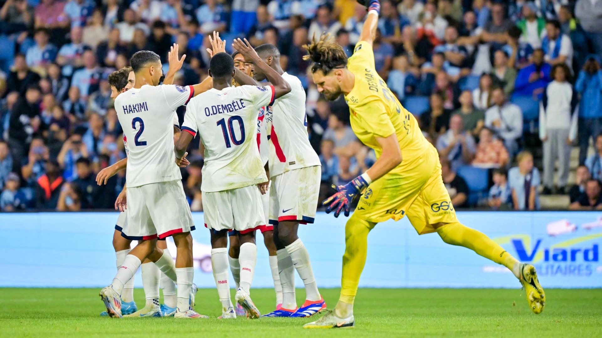 PSG thắng Le Havre 4-1 trong trận ra quân Ligue 1 tối 16/8 trên sân Oceane. Ảnh: AFP